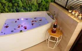 Luxury Apartments «Love Story»